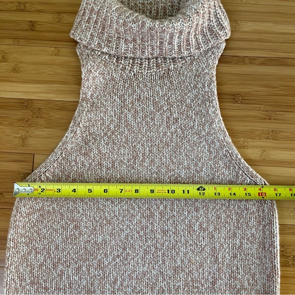 Madewell Wool Blend Turtleneck Cutaway Sweater-Vest Tan Cream - Medium - Picture 9 of 13
